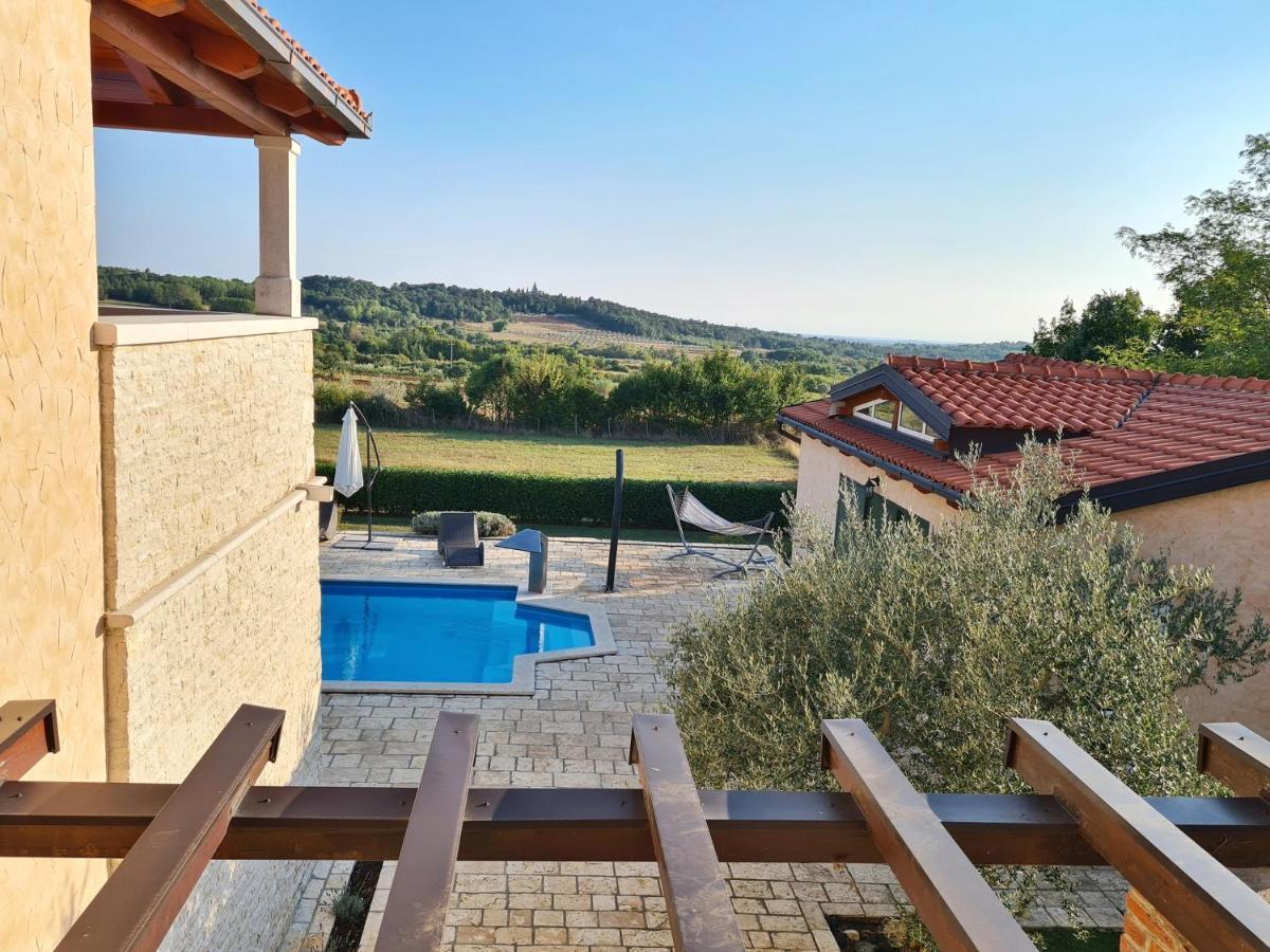 Spacious Villa With Pool, Indoor Jacuzzi And Sauna Near Porec Višnjan Exteriör bild